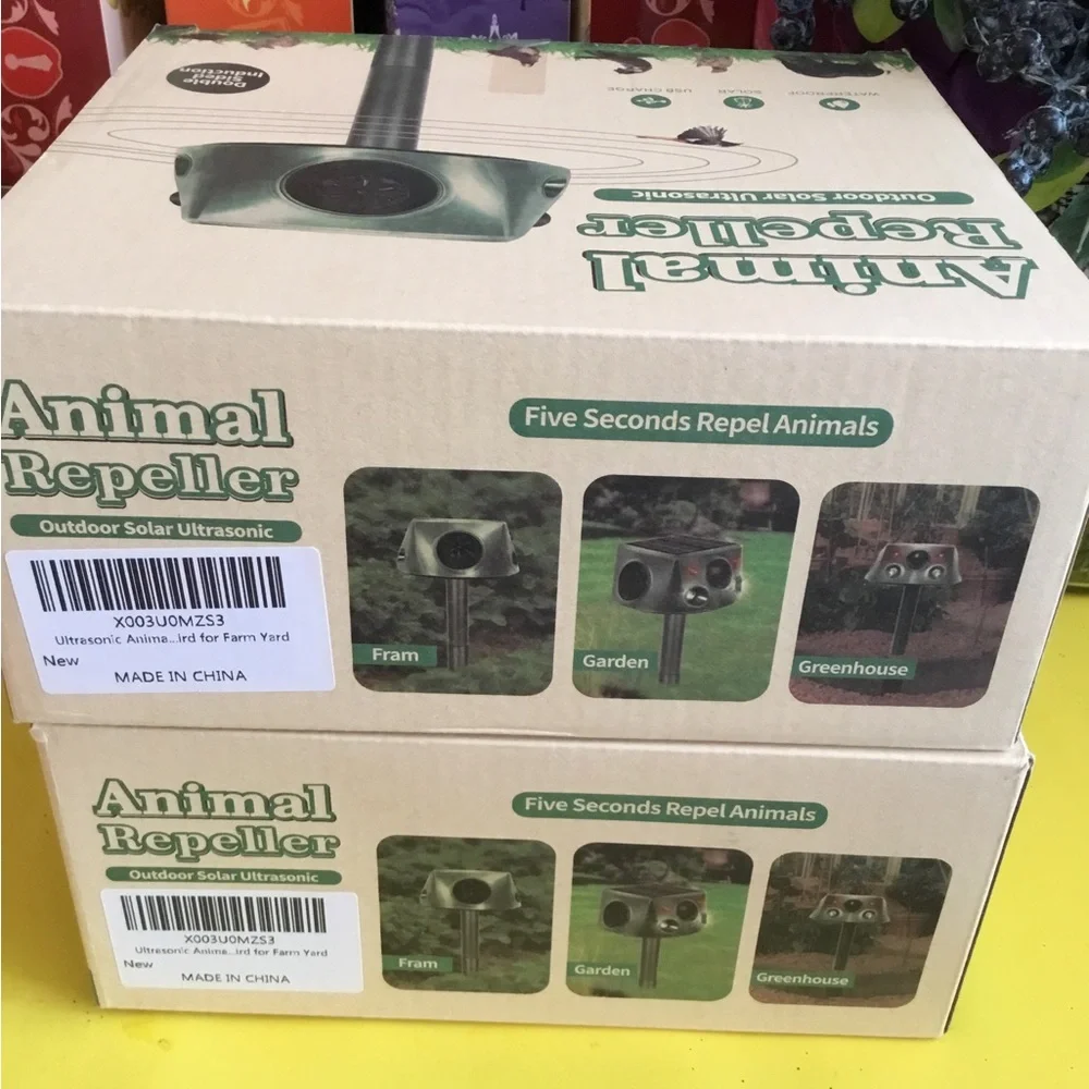 Green Outdoor Solar Ultrasonic Animal Repeller